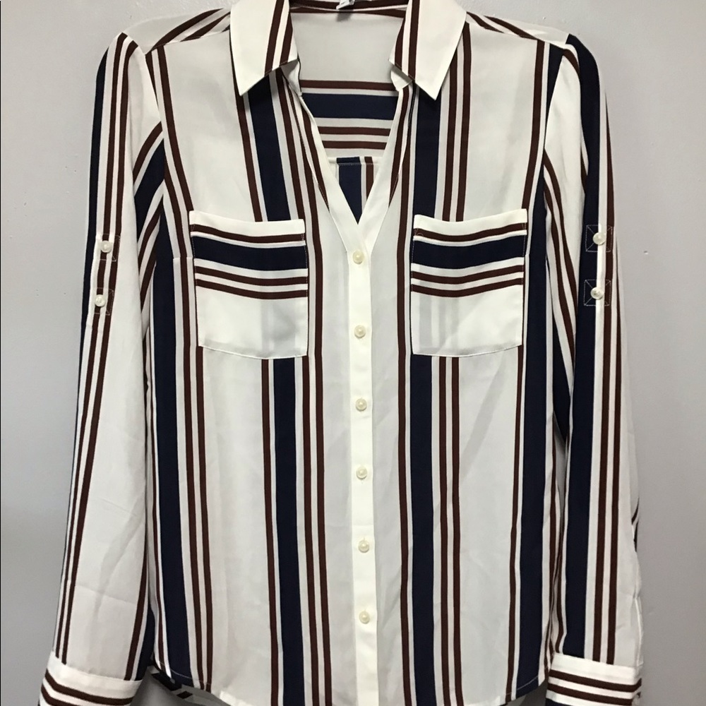 Express button down shirt. Size XS 🌻